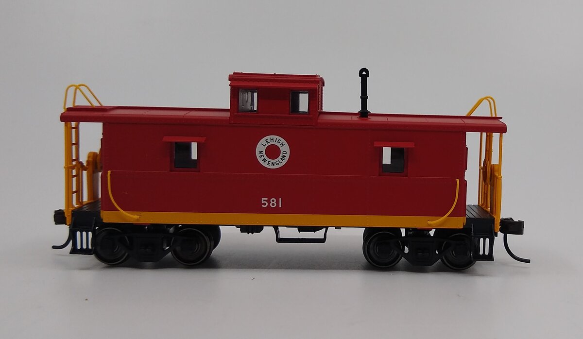 Atlas 20003023 HO Lehigh & New England Style Steel Center-Cupola Caboose #581