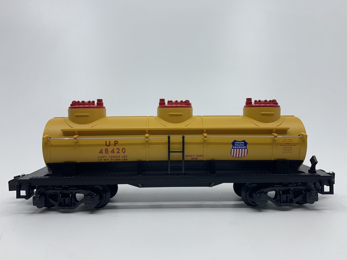American Flyer 6-48420 S Gauge Union Pacific 3-Dome Tank Car