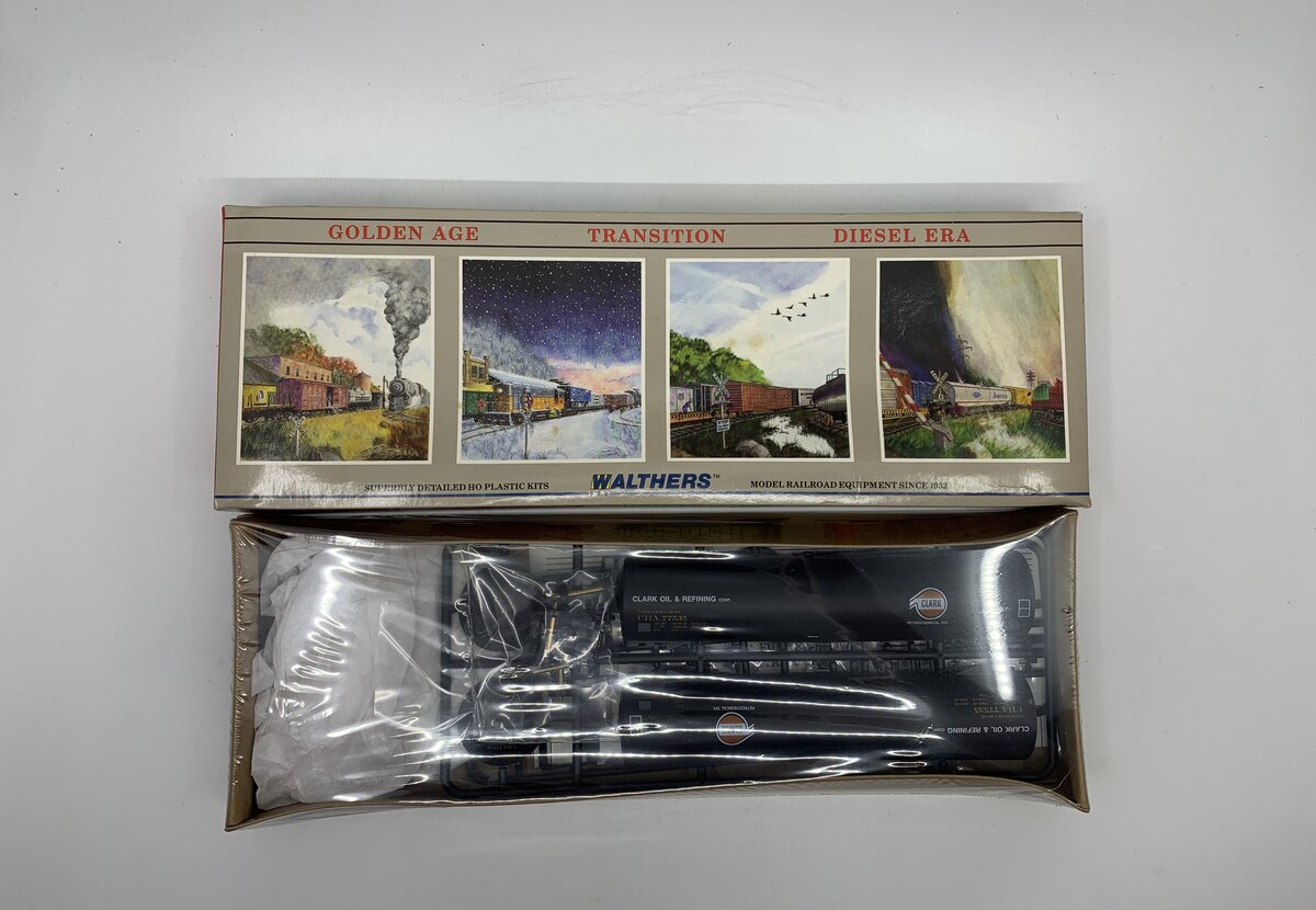 Walthers 932-5207 HO 54' Tank Car Clark #77535