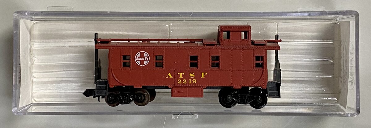 Atlas 3563 N Atchison, Topeka & Santa Fe 34' Steel Caboose #2219