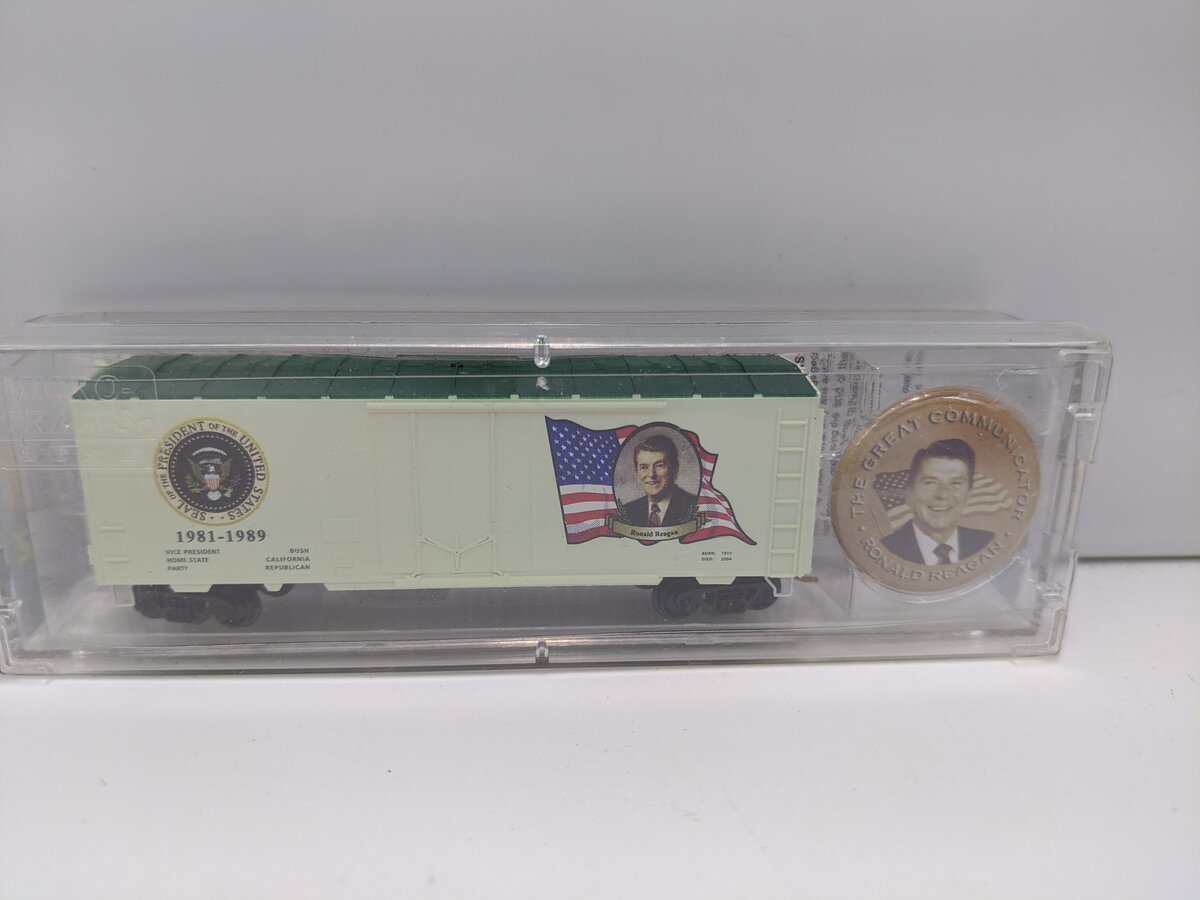 Micro-Trains 07400140 N Ronald Reagan 40' Plug Door Boxcar #1981-1889 w/Ladders