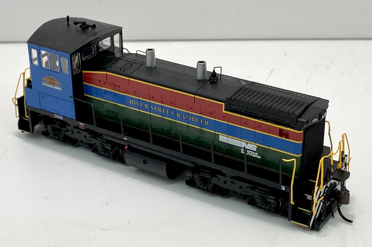 Athearn 96749 HO Norfolk Southern SW1500 Diesel Locomotive #1733 (DCC Ready)