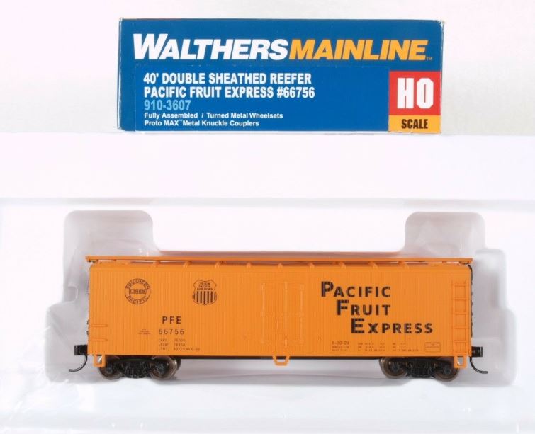 Walthers 910-3607 HO Pacific Fruit Express 40' Dobule Sheathed Reefer #66756