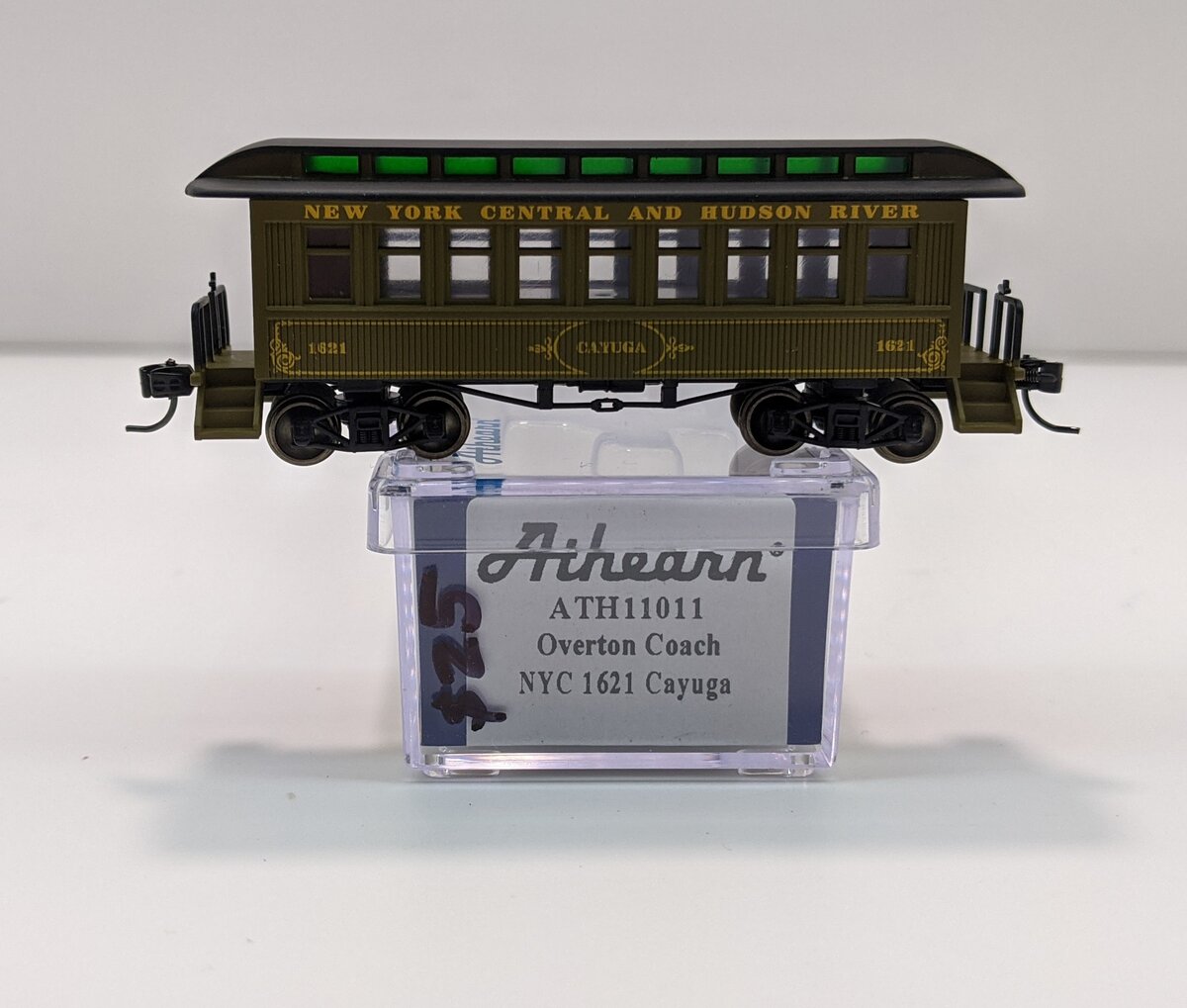 Athearn 11011 N New York Central 34' Old Time Overton Coach #1621