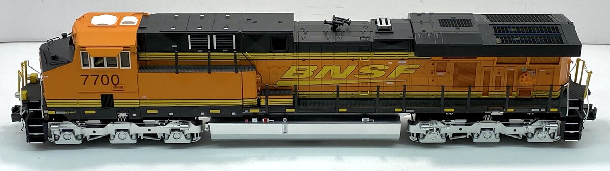 MTH 20-20511-1 Burlington Northern Santa Fe GE ES44DC w/ PS 3.0 #7700 (Hi-Rail)