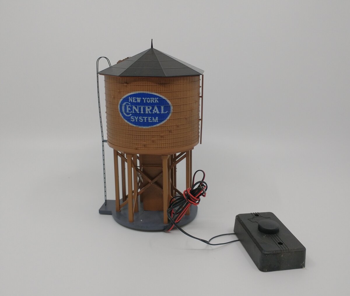 Broadway Limited 6093 HO New York Central Operating Water Tower with Sound