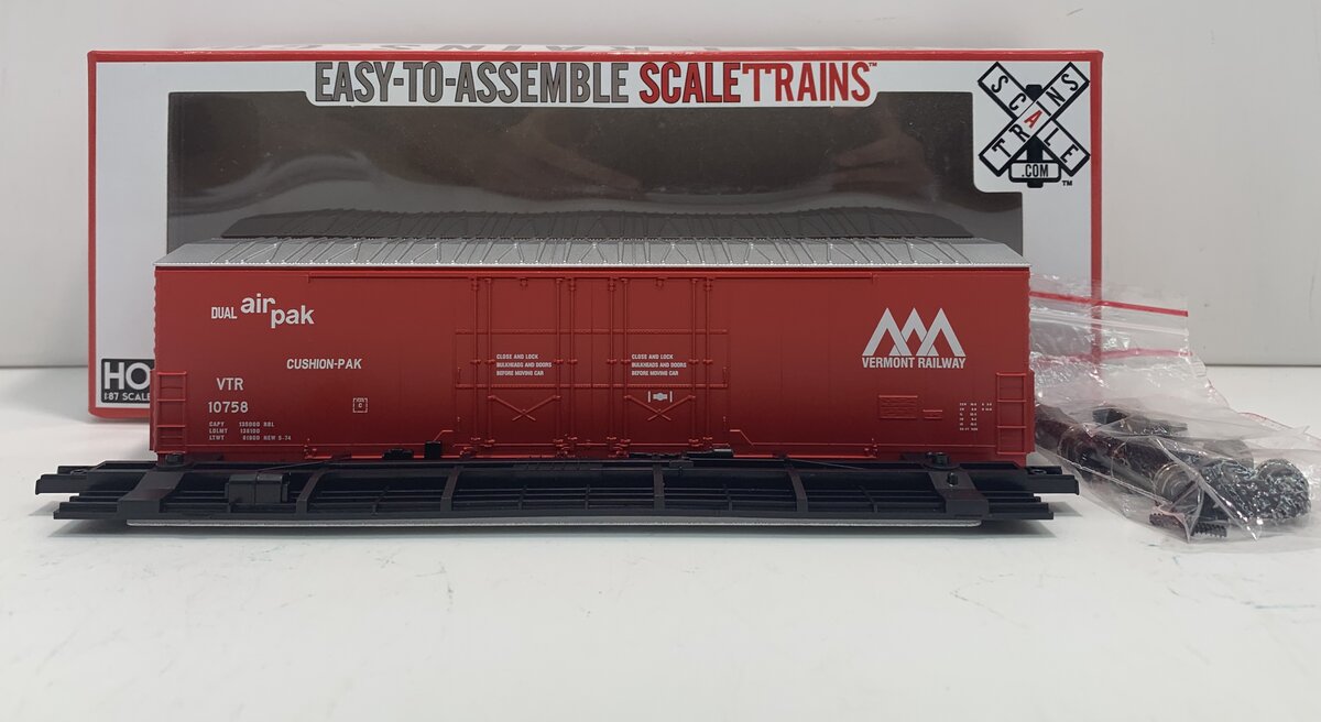 Scale Trains SXT1022 HO Vermont Railway 5100 RBL 8' Plug Door Boxcar