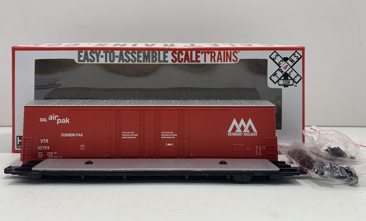 Scale Trains SXT1023 HO Vermont Railway 5100 RBL 8' Plug Door Boxcar Kit