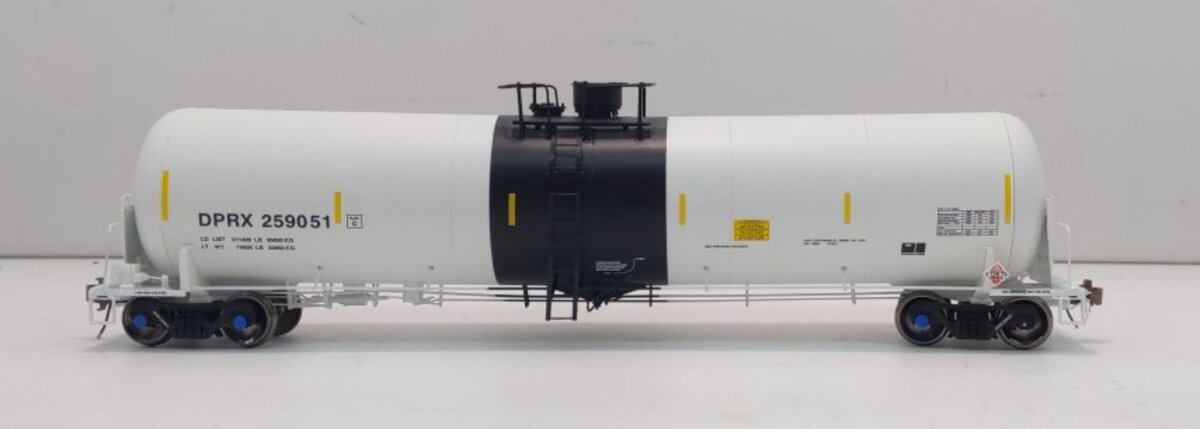 Scale Trains SXT30028 HO DPRX Trinity Rail 31,000 Crude Oil Tank Car #259051