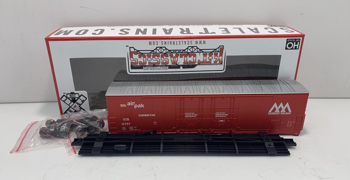 Scale Trains SXT1021 HO Vermont Railway 5100 RBL 8' Plug Door Boxcar Kit