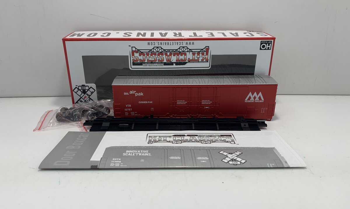 Scale Trains SXT1021 HO Vermont Railway 5100 RBL 8' Plug Door Boxcar Kit