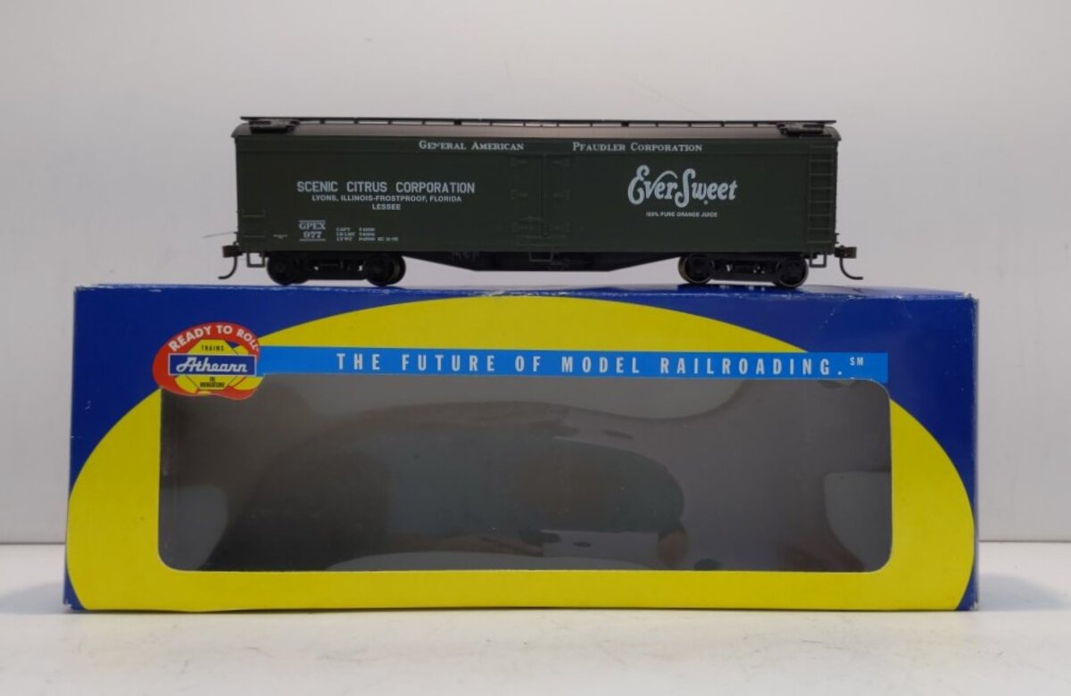 Athearn 92591 HO Eversweet/Green RTR 50' Express Reefer #977