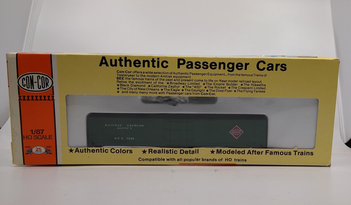 Con-Cor 0001-0872 HO Railway Express Agency # 3 60 Ft Boxcar # 7439 Kit