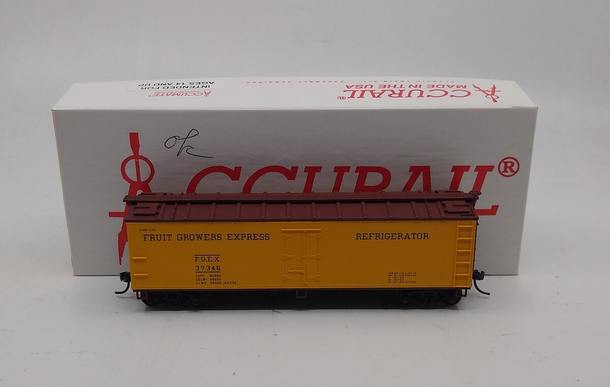 Accurail 4802 HO Fruit Growers Express FGE 40'' Wood Reefer Kit