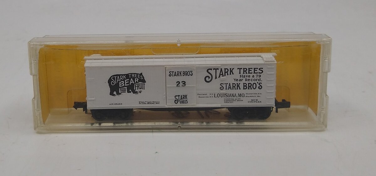 Micro-Trains 42011 N Stark Bros. Bear Fruit Single Door Boxcar #23