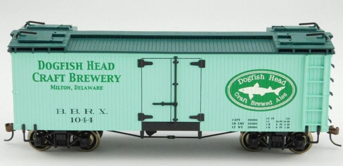 Bachmann 27471 On30 Dogfish Head Craft Brewery Billboard Reefer