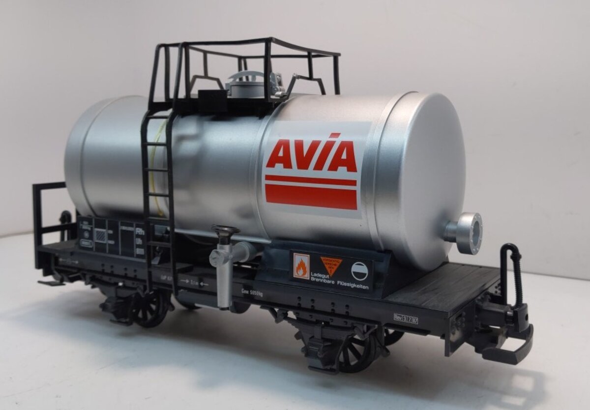 LGB 45405 AVIA® Tank Car