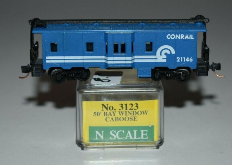 Model Power 83123 Bay Window Caboose, Conrail #21146
