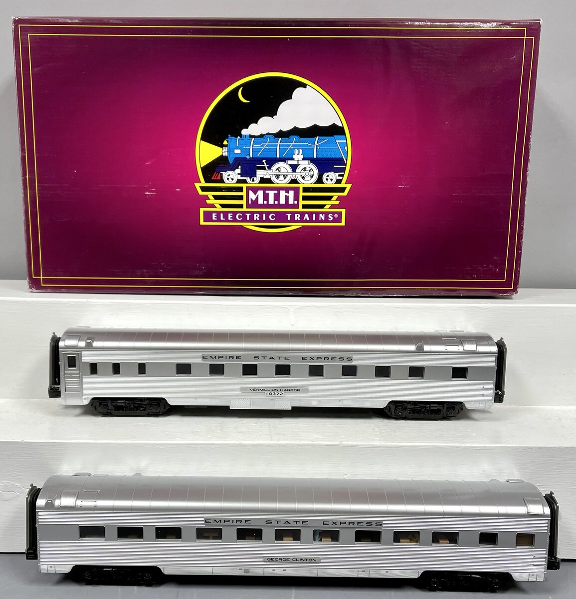 MTH 20-66275 O NYC 70' Streamlined Sleeper/Diner Passenger Set (Set of 2)