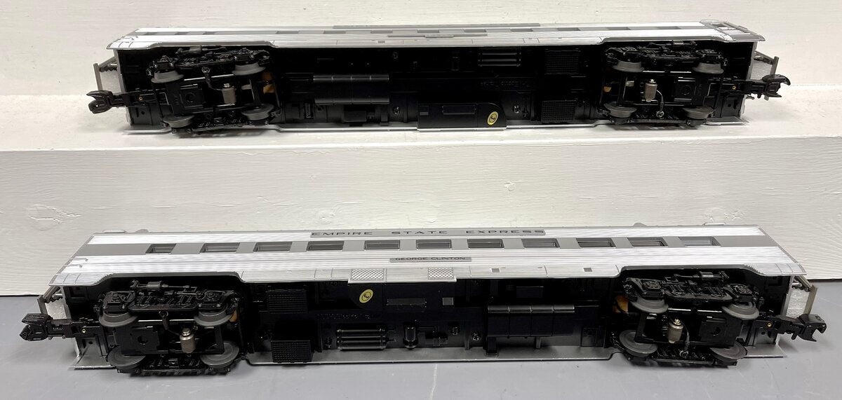 MTH 20-66275 O NYC 70' Streamlined Sleeper/Diner Passenger Set (Set of 2)