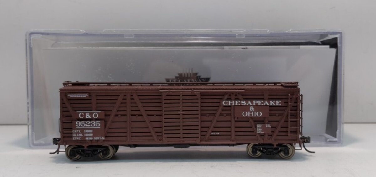 Broadway Limited 4564 HO Chesapeake & Ohio Oxide Red Stock Car w/Cattle Sounds