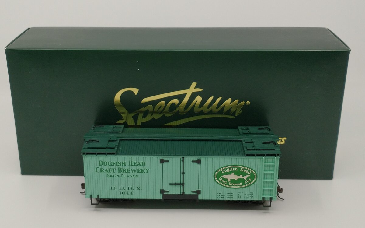 Bachmann 27471 On30 Dogfish Head Craft Brewery Billboard Reefer