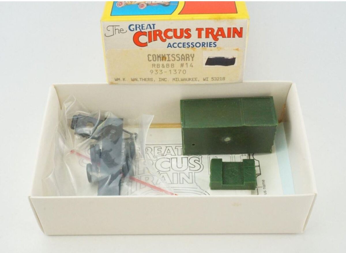 Walthers 933-1370 HO RB & BB Comissary Wagon 