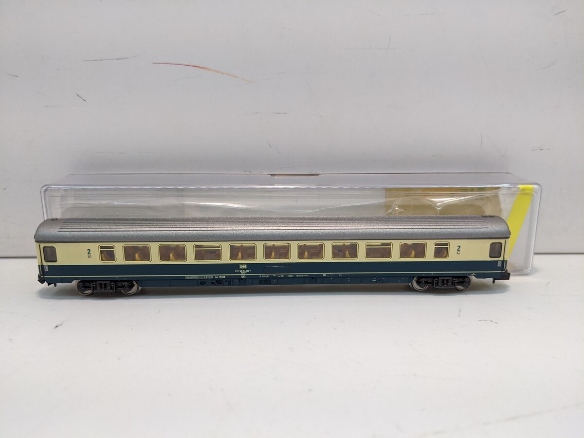 Trix 15805-09 N Scale DB 2nd Class Passenger Car