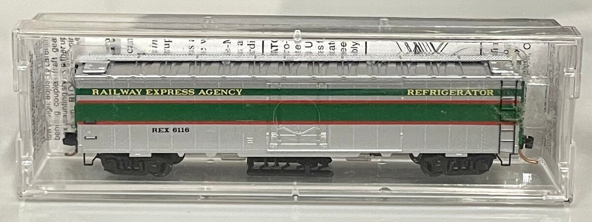 Micro-Trains 05200080 N REA Riveted Steel Plug Door Express Reefer #6116