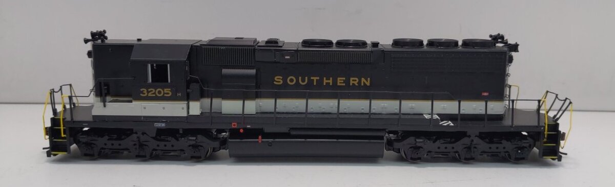Athearn 95211 HO Southern Railway SD40-2 Diesel Locomotive #3205 (DCC Ready)