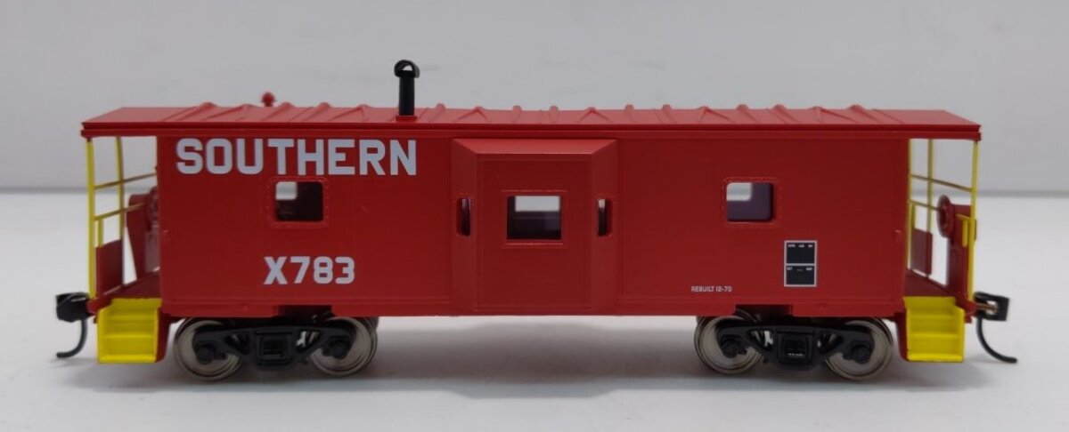 Walthers 910-8663 HO Southern International Bay Window Cab #X783