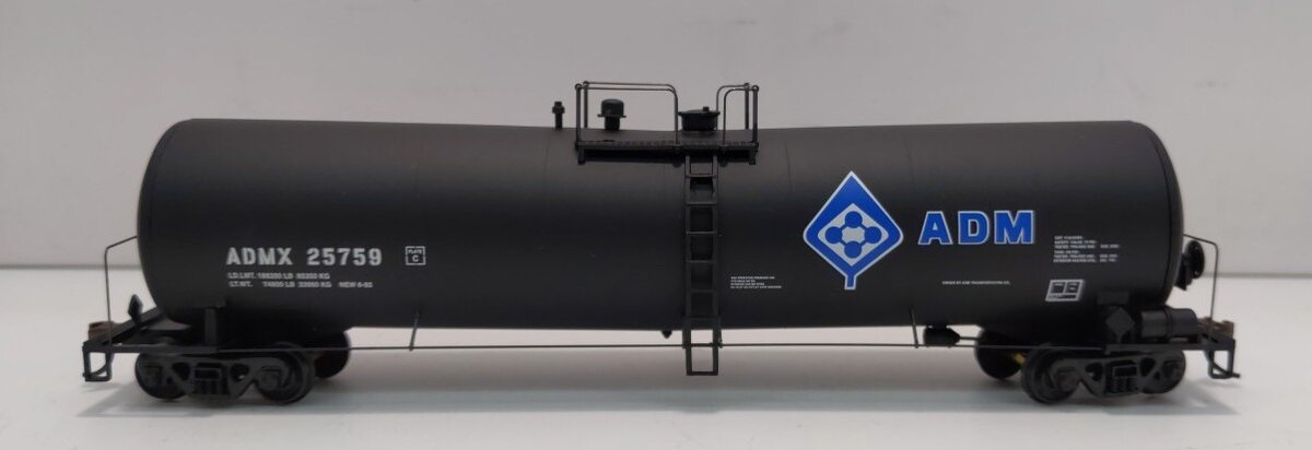 Walthers 932-7266 HO ADM UTLX 23,000 Gal Funnel Flow Tank Car #25759