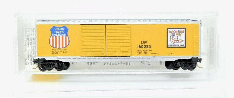 Micro-Trains 03400090 N Union Pacific 50' Standard Double Door Boxcar #160253