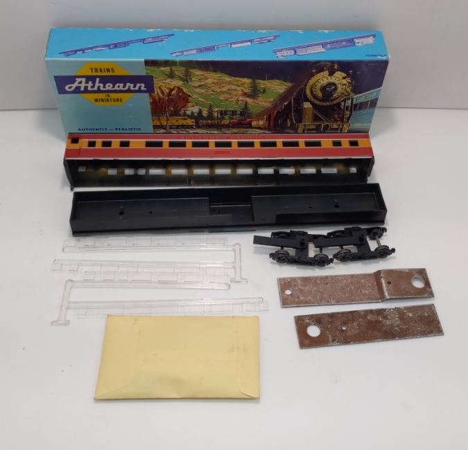 Athearn 1818 HO Scale Southern Pacific Daylight Streamlined Passenger Car Kit