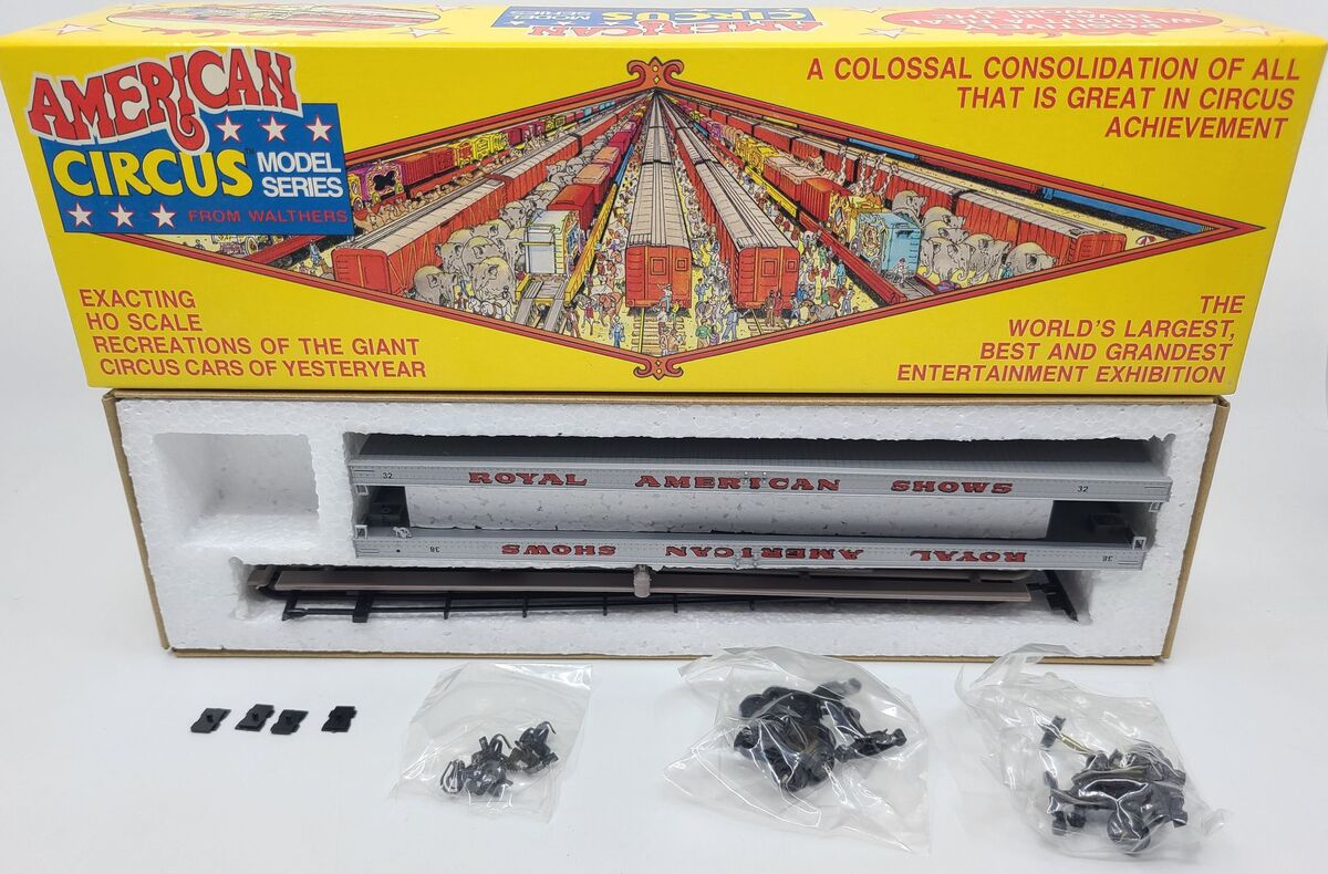Walthers 32 & 38 HO American Circus Royal American Flat Car 32 & 38 Kit