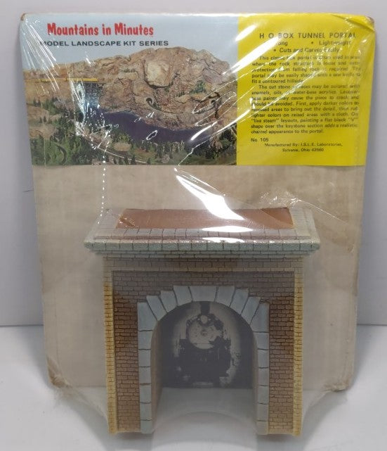 Mountains in Minutes 105 HO Scale Box Tunnel Portal