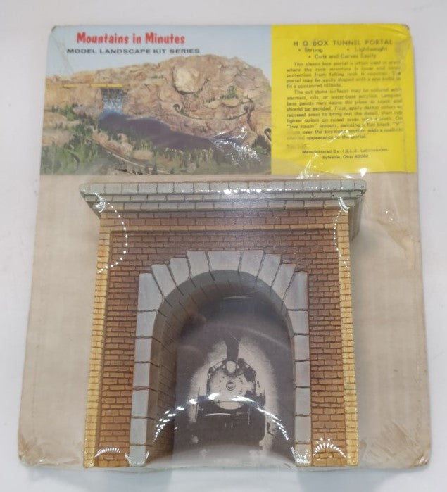 Mountains in Minutes 105 HO Scale Box Tunnel Portal