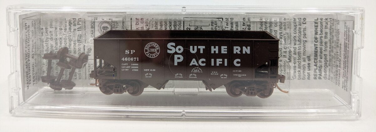 Micro-Trains 05600340 N Scale Southern Pacific 33' Twin Bay Hopper #460671