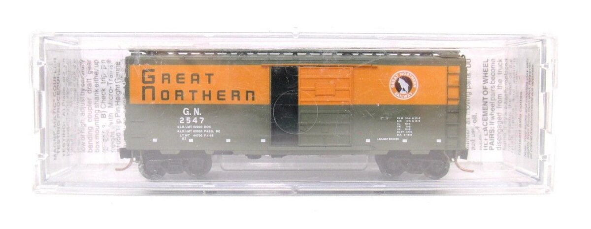 Micro-Trains 02000226 N Great Northern 40' Standard Single Door Boxcar #2547