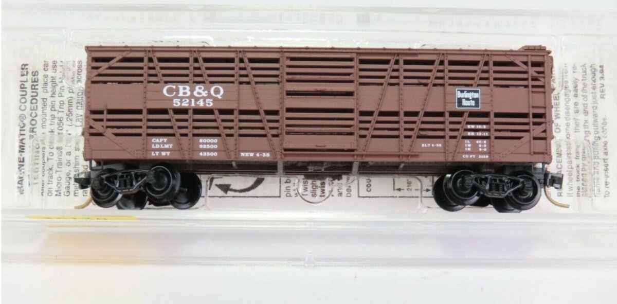 Micro-Trains 03500130 N CB&Q 40' Despatch Stock Car #52145