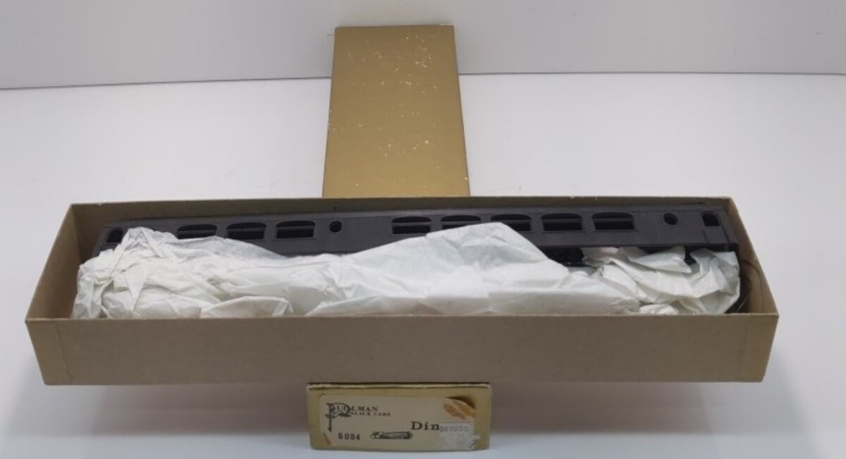 Roundhouse P84 HO Pullman Palace Cars Dinner Car Kit