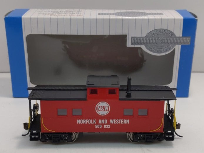 Bachmann 16805 HO Norfolk & Western Northeast-Style Steel Cupola Caboose #1