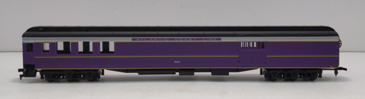IHC 49002 HO Atlantic Coast Line Heavyweight Combine Car #680