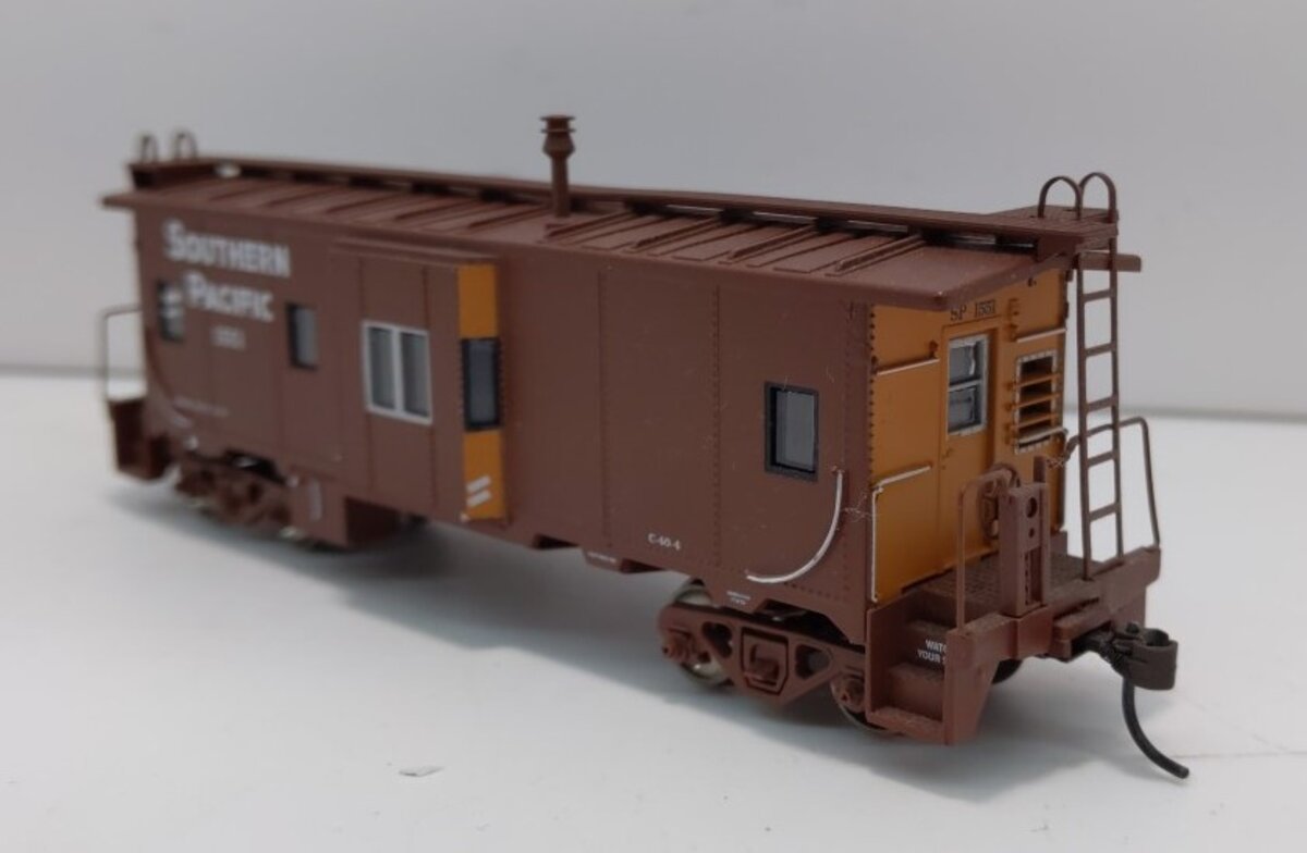 Athearn 74717 HO Southern Pacific Bay Window Caboose #1551