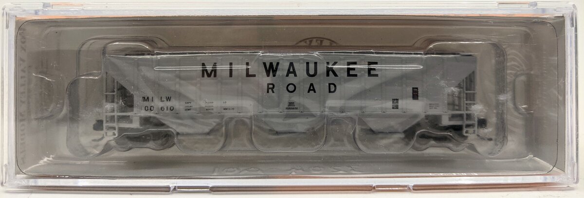 Fox Valley Models 85209-2 N Milwaukee 4740 3-Bay Covered Hopper #100610
