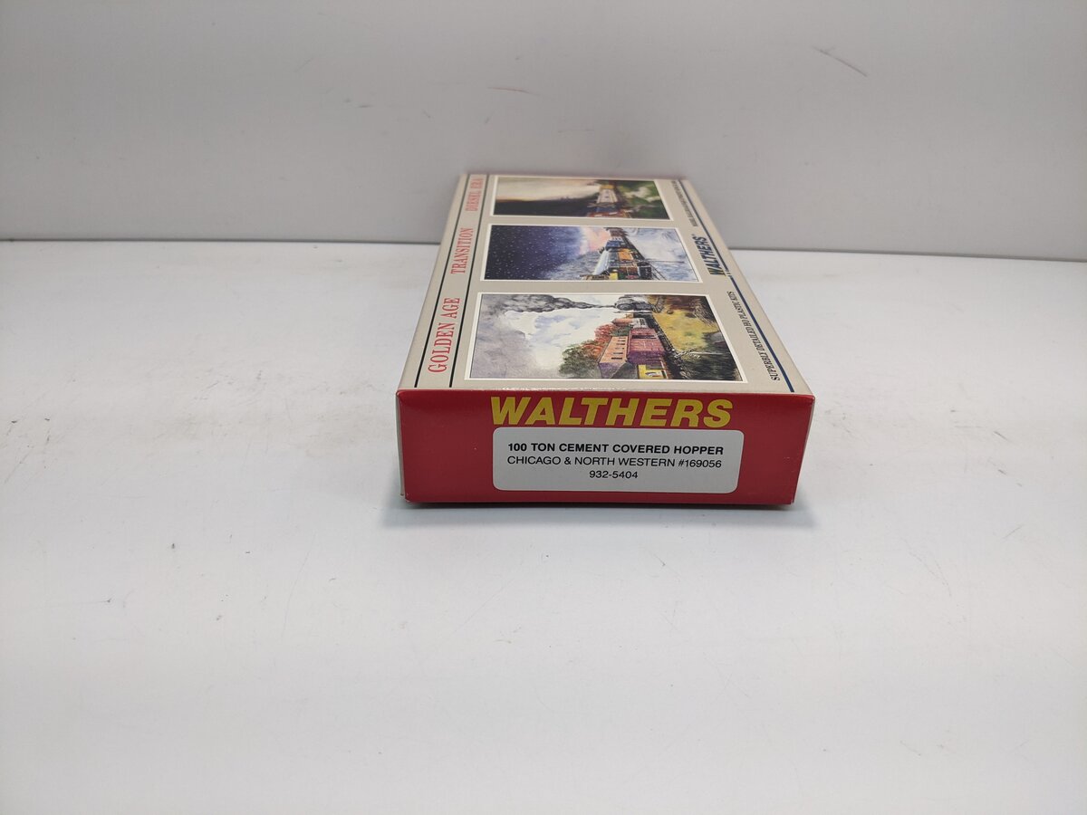 Walthers 932-5404 HO C&NW 100T Cement Covered Hopper Kit #169075