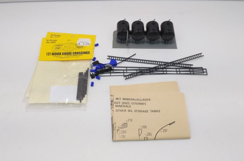 Kibri B-7456 N Oil Tanks with Oil Loading Facilities Building Kit