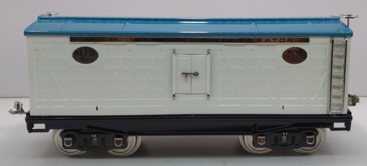 MTH 10-206 Standard Gauge 214R White & Blue Reefer Car with Nickel Trim
