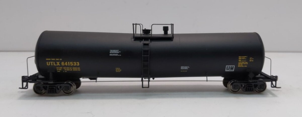 Walthers 932-7251 HO Scale UTLX 23k Gallon Funnel Flow Tank Car #641533