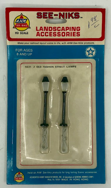 AHM 5631 HO Scale 2 Old Fashion Street Lamps